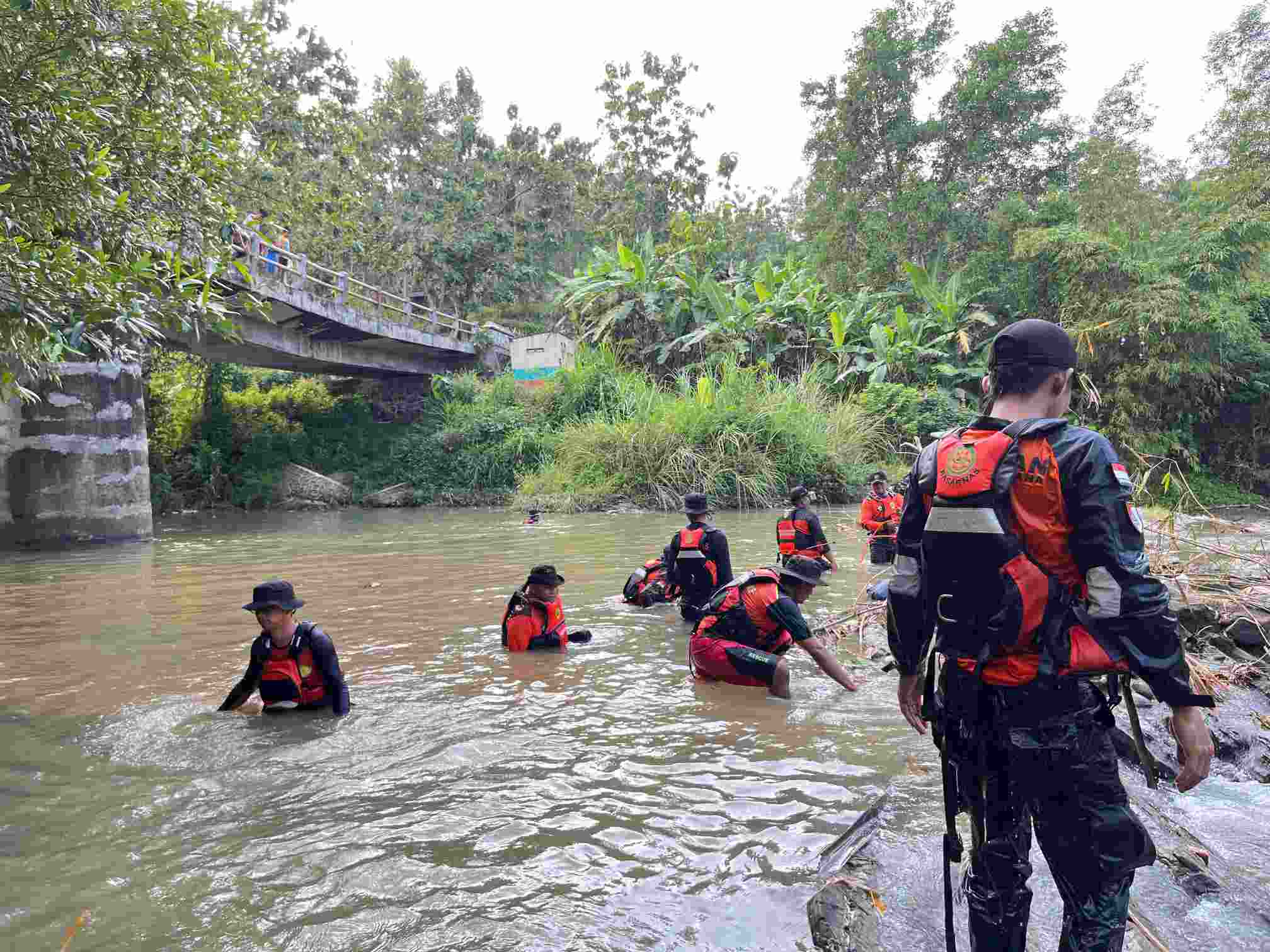 Pria Tenggelam di Sungai Jeruklegi Ditemukan Meninggal Dunia