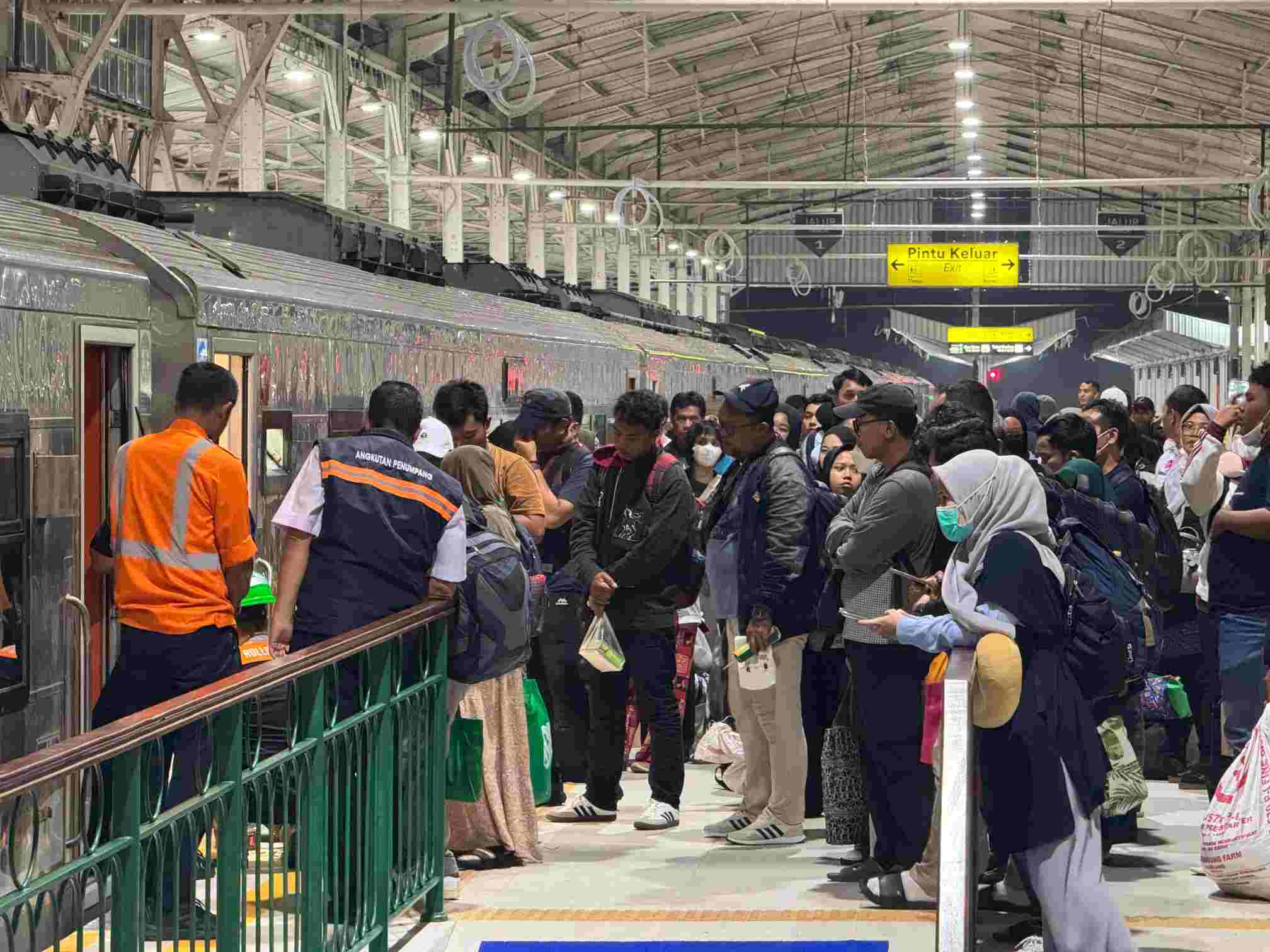 Libur Sekolah, Penumpang KAI Daop 5 Melonjak 19%, Masih Ada 3.000 Tiket Diskon