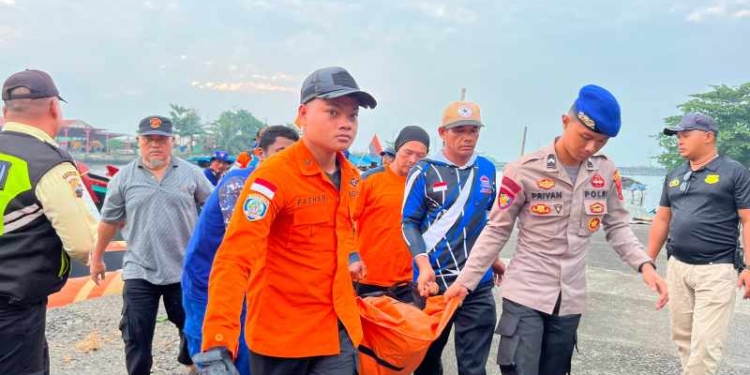 Meninggal Saat Berlayar, Jenazah Nakhoda Kapal Mina Karunia Abadi Berhasil Dievakuasi Basarnas