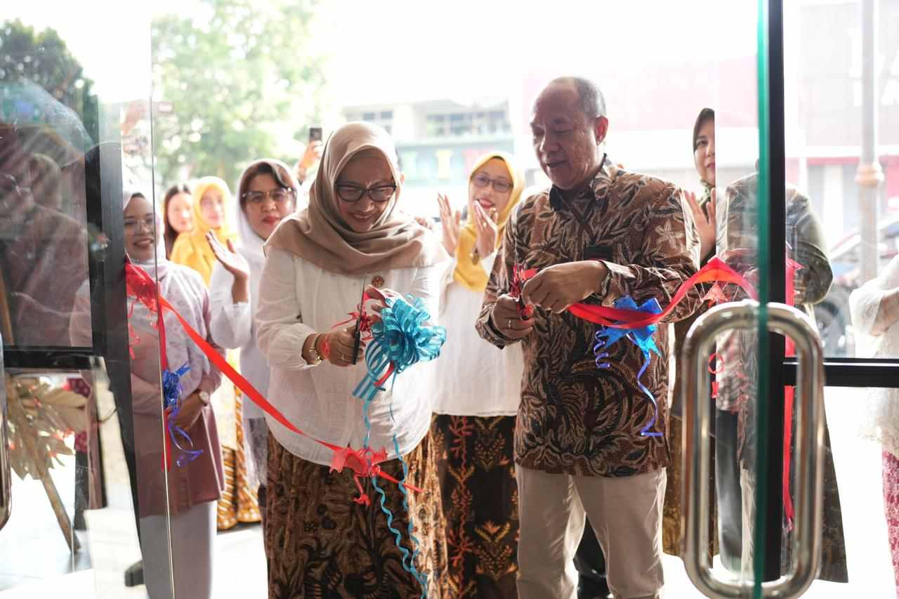 Bupati Banyumas Resmikan Griya Kriya Dekranasda, Etalase Produk Unggulan Daerah