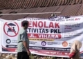 Tolak PKL Kembali ke Jalan Vihara, 100 Warga Purwokerto Wetan Teken Petisi dan Pasang Spanduk Protes