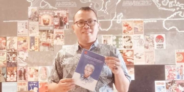 MEREKONSTRUKSI ULANG KONSOLIDASI KEBANGSAAN