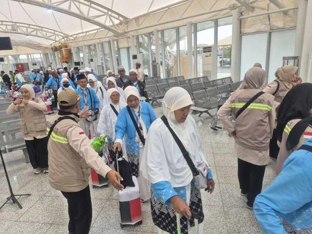 Kemenhaj Pastikan Kepulangan Jemaah Haji Lancar & Distribusi Daging Dam Tepat Sasaran