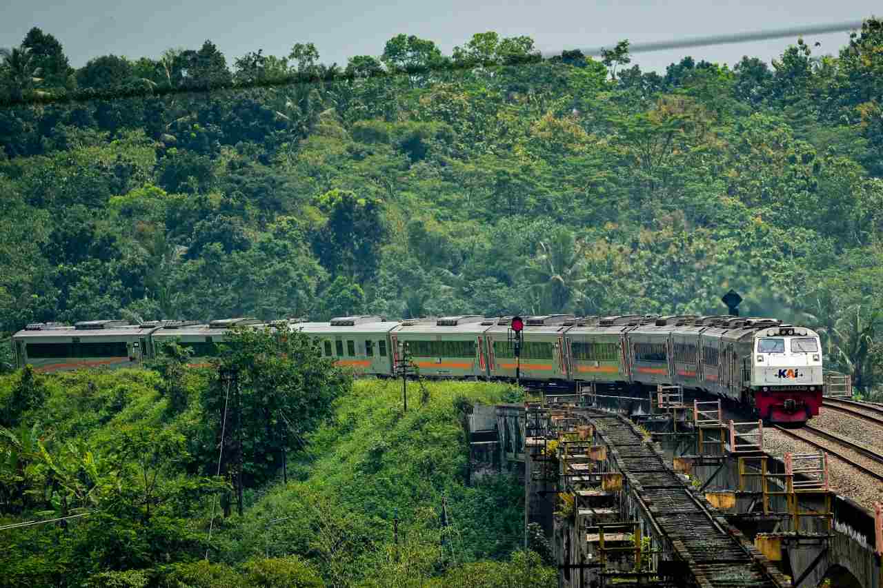 Hampir 100 Persen Tepat Waktu, KAI Daop 5 Purwokerto Catat 2,4 Juta Penumpang di Semester I