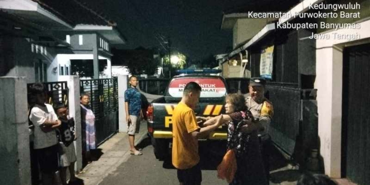 Respon Cepat Polisi, Lansia Terlantar Berhasil Dipertemukan dengan Keluarganya
