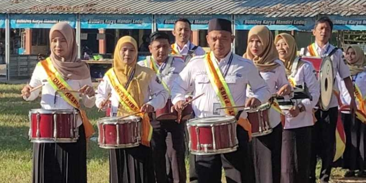 Drum Band Guru hingga Kembang Api Warnai Penerimaan 106 Siswa Baru SD Ledug Banyumas