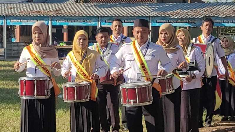 Drum Band Guru hingga Kembang Api Warnai Penerimaan 106 Siswa Baru SD Ledug Banyumas
