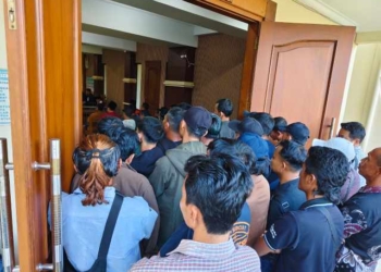 4 Bulan Ekonomi Lumpuh, Warga Desa Paningkaban Padati PN Purwokerto Minta Terdakwa Tambang Bebas