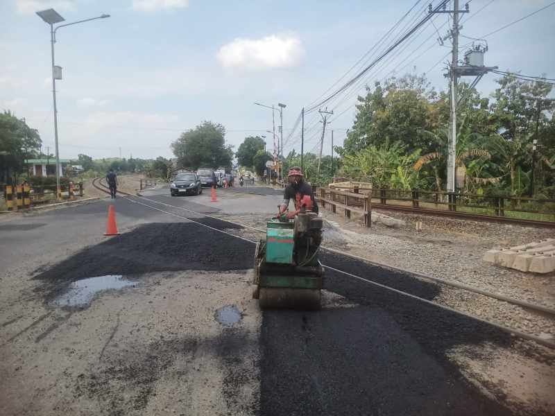 Perbaikan Aspal Perlintasan JPL 501 Sumpiuh, KAI Daop 5 Apresiasi Pemkab Banyumas