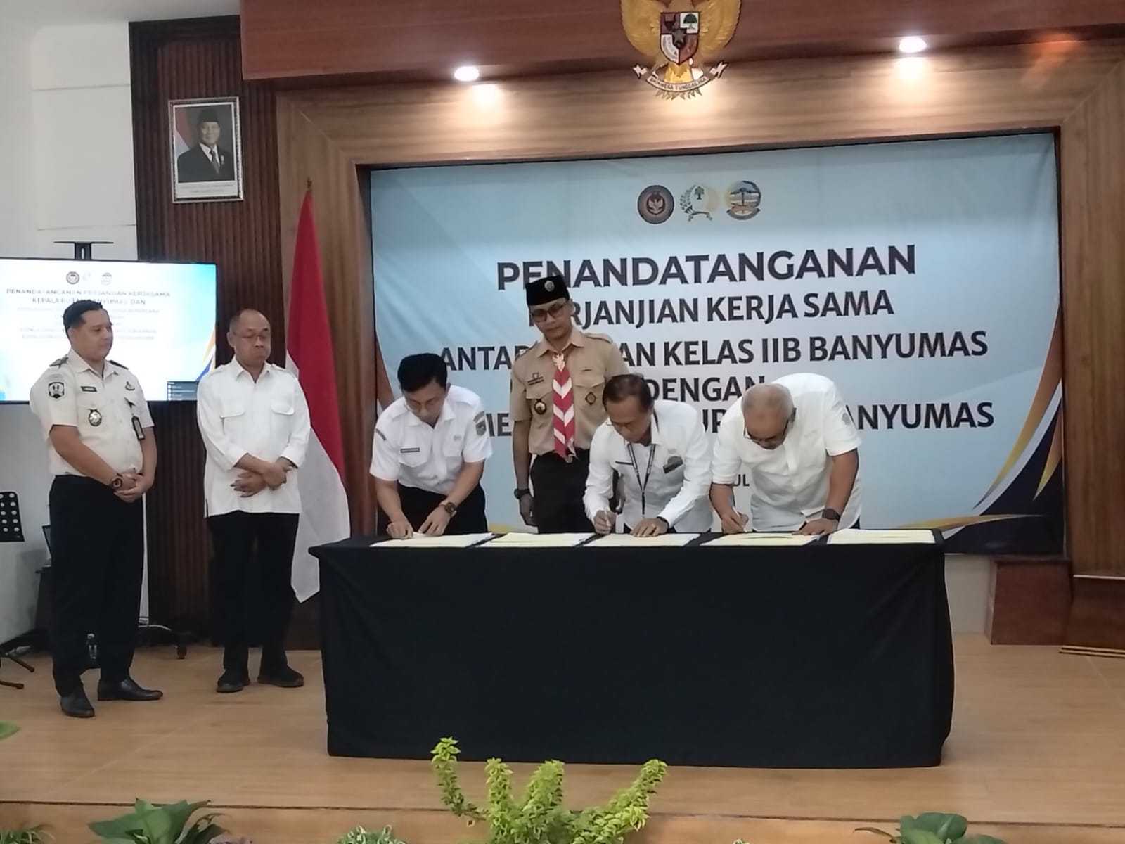 Produk Warga Binaan Rutan Banyumas Kini Bisa Dipajang di Gerai Dekranasda