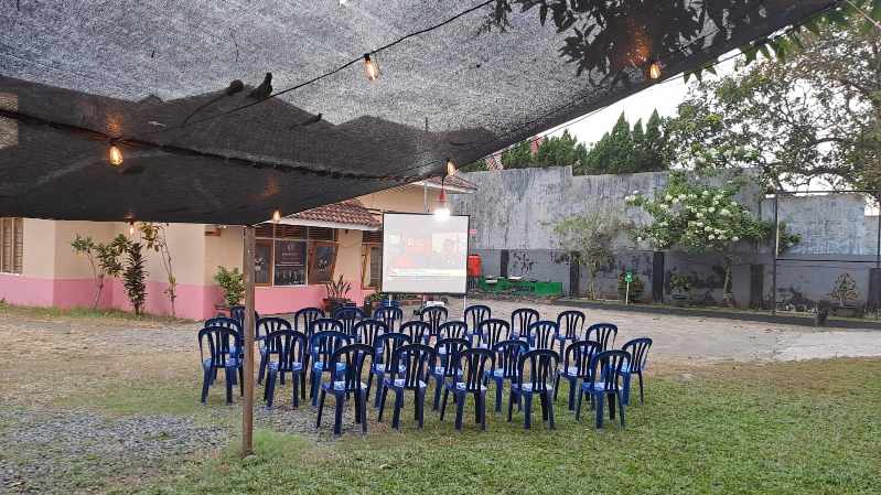 Nobar Final Piala Dunia 2026, Bawaslu Banyumas Sulap Halaman Kantor Jadi Ruang Temu Warga