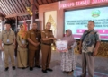 Bupati Banyumas Salurkan Bansos Rp195 Juta untuk 26 Penderes Korban Kecelakaan Kerja