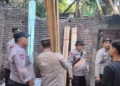 Polresta Banyumas Gelar Bakti Sosial Perbaiki Rumah Korban Kebakaran di Kedungbanteng