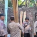 Polresta Banyumas Gelar Bakti Sosial Perbaiki Rumah Korban Kebakaran di Kedungbanteng