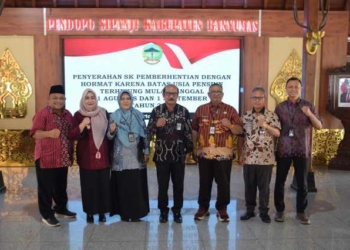 Pemkab Banyumas Serahkan SK Pensiun kepada 103 ASN, Berlaku Agustus dan September 2026
