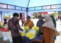 Bupati Banyumas Bayar Langsung 100 Paket Sembako di Pasar Murah SARAHSIMAS, Warga: Kaget dan Senang