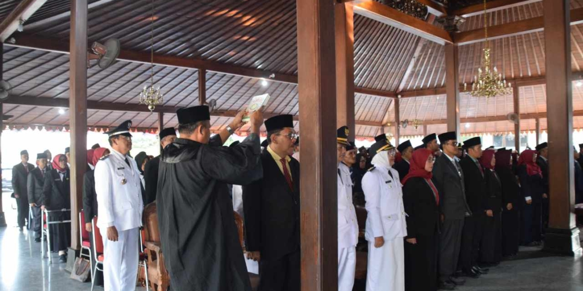 Bupati Banyumas Lantik 207 PNS, 2 Camat dan 4 Lurah Ikut Bergeser