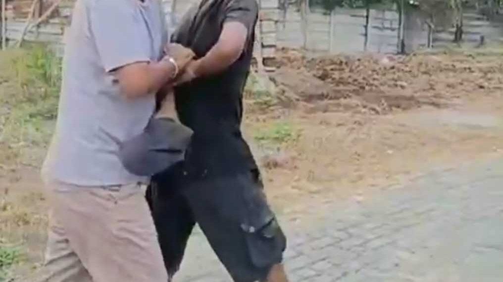 Anggota DPRD Banyumas Iwan Supriyanto Bantu Warga Tangkap Terduga Pencuri Motor di Teluk