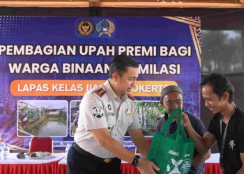 Cerita dari Balik Jeruji : Lapas Purwokerto Bagikan Upah dan Santunan untuk Warga Binaan