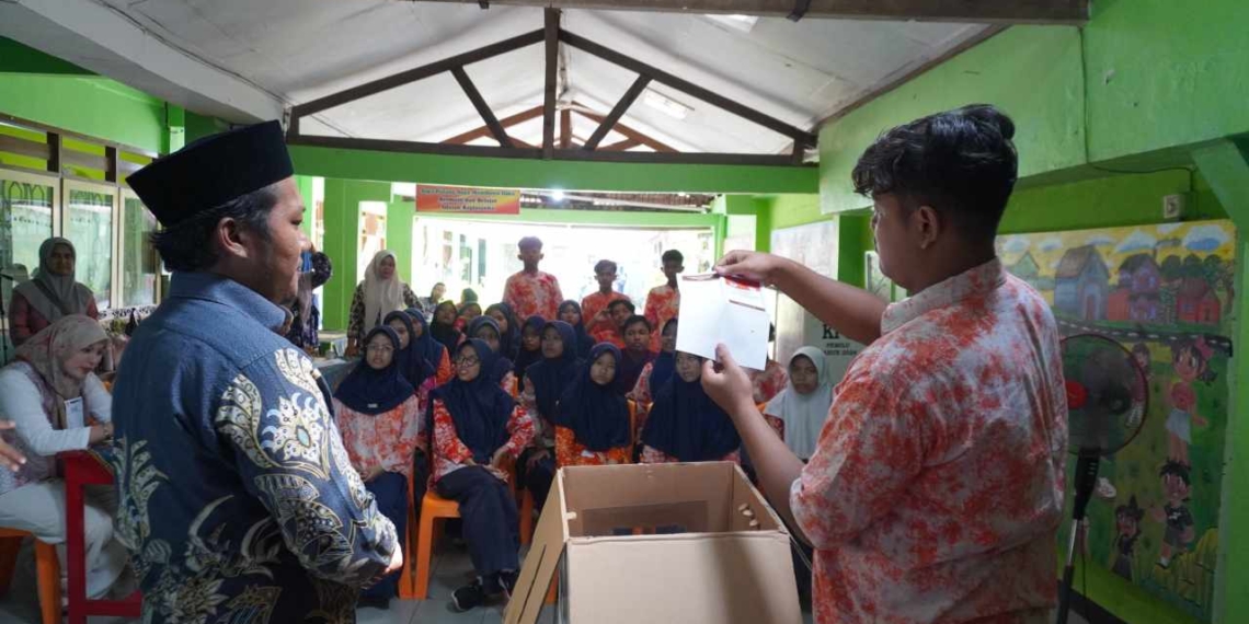 KPU Banyumas Gelar Simulasi Coblos di SLB Yakut, Target Tingkatkan Partisipasi Disabilitas