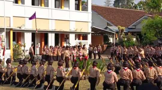 256 Penggalang Baru SMPN 1 Baturraden Digembleng di Perkemahan Jumat Sabtu
