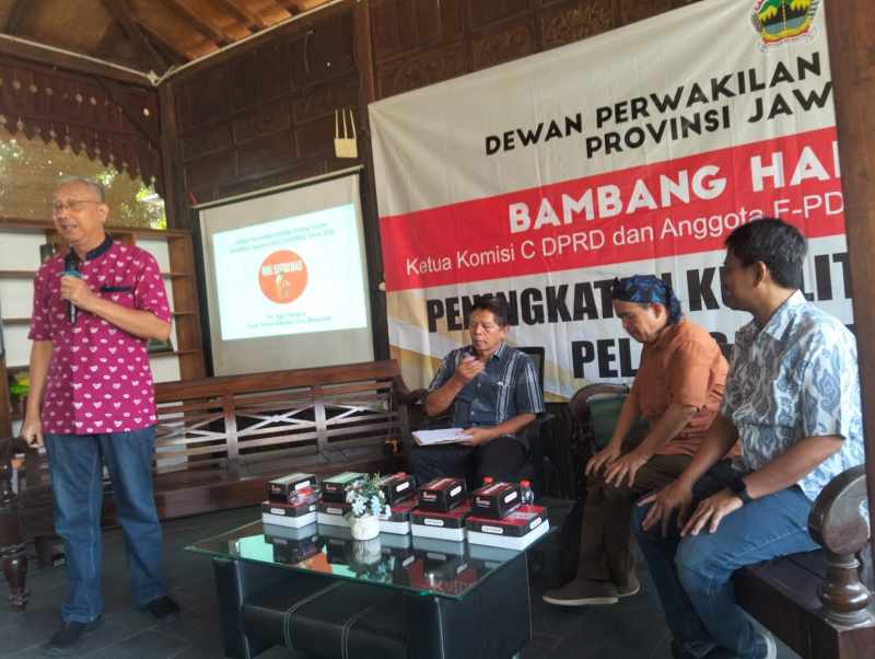 RUU Sisdiknas Dinilai Neoliberal dan Diskriminatif, Guru Non-ASN Terancam Tersingkir