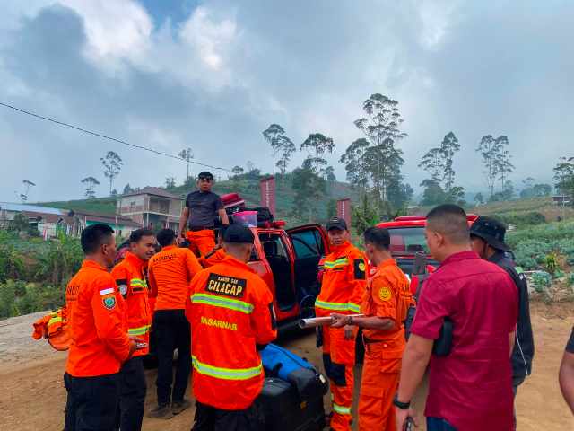 Pendaki 16 Tahun Terjatuh ke Kawah Gunung Slamet, Tim SAR : Medan ke Lokasi Ekstrem
