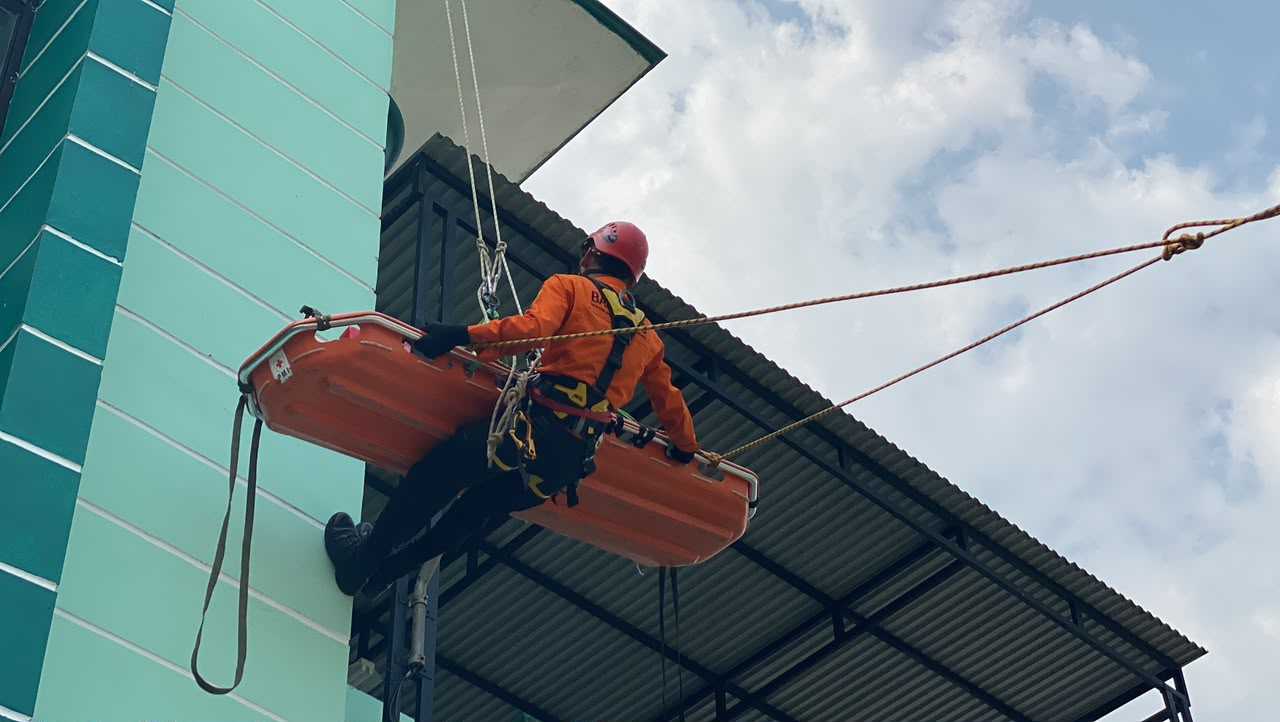 Gagal Sistem Pengereman, Mahasiswi UIN Purwokerto Terbentur Saat Flying Fox