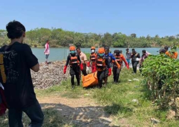 Jenazah Pria Paruh Baya Ditemukan Mengambang di Sungai Serayu