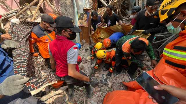 Gedung Hogwa Brebes Ambruk, 3 Korban Meninggal Dunia Termasuk Dua Anak Kecil