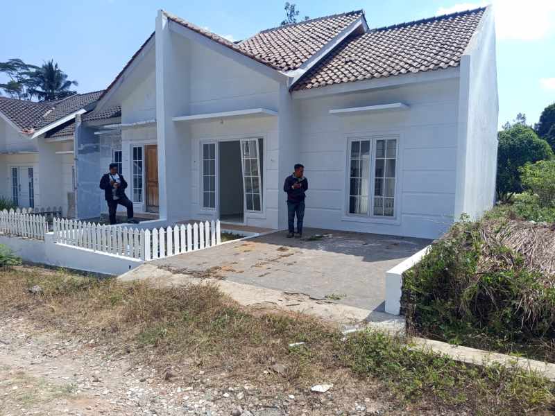 Cicilan Rp2,7 Juta per Bulan Selama 2 Tahun, Rumah di Emerald Village Banyumas Tak Kunjung Layak Huni