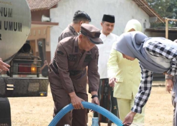 Kejari Purwokerto Salurkan 30.000 Liter Air Bersih ke Tiga Desa di Banyumas