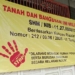 Sengketa Tanah Ajibarang, Pemenang Lelang Segel Bangunan sengketa
