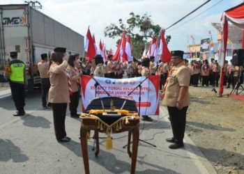 Estafet Tunas Kelapa Tiba di Perbatasan Cilacap-Banyumas, Sekda Pimpin Serah Terima