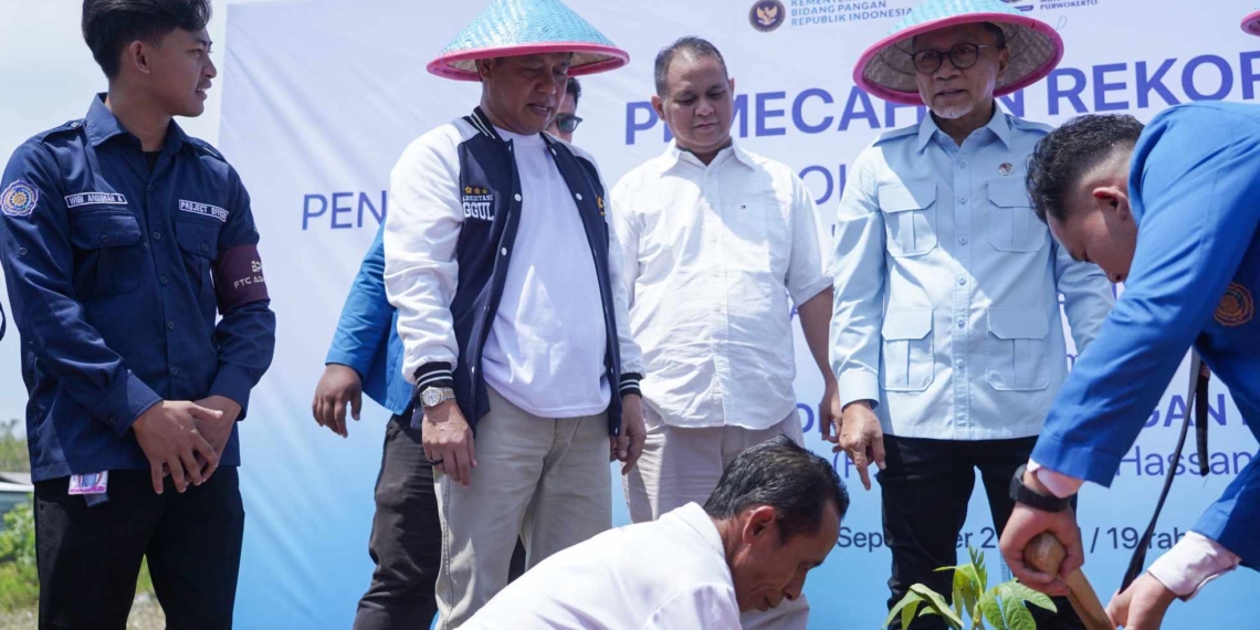 UMP Pecahkan Rekor MURI dengan Penanaman 3.500 Bibit Sukun, Libatkan Mahasiswa Baru dalam Gerakan Ketahanan Pangan