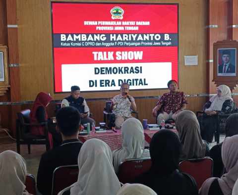 Anak Muda Diharapkan Memberi Kritik Berbasis Data