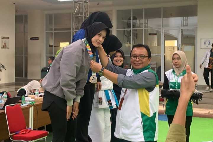 Tetap Berlatih di Tengah Jadwal KKN, Fara Dian Iswondo Sumbang Juara II Karate untuk UIN Saizu di PORSI JAWARA II 2026