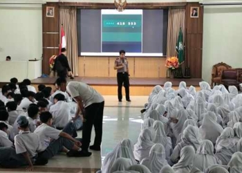 Polresta Banyumas Kenalkan AI ke 120 Pelajar SMA Muhammadiyah 1 Purwokerto