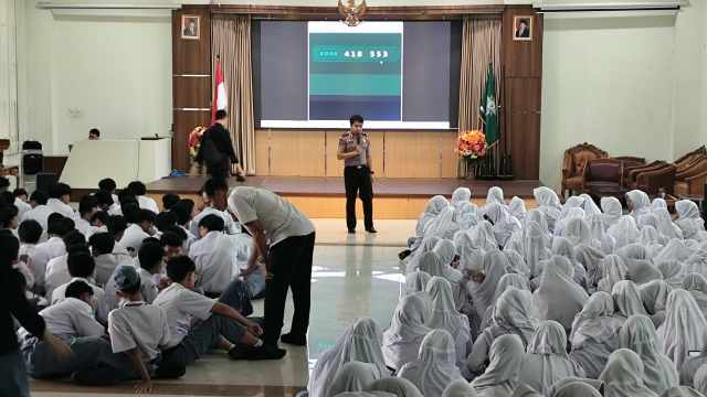 Polresta Banyumas Kenalkan AI ke 120 Pelajar SMA Muhammadiyah 1 Purwokerto