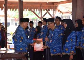 Bupati Sadewo Total Lantik 290 PNS, Minta Program dan Anggaran 2026 Dimaksimalkan