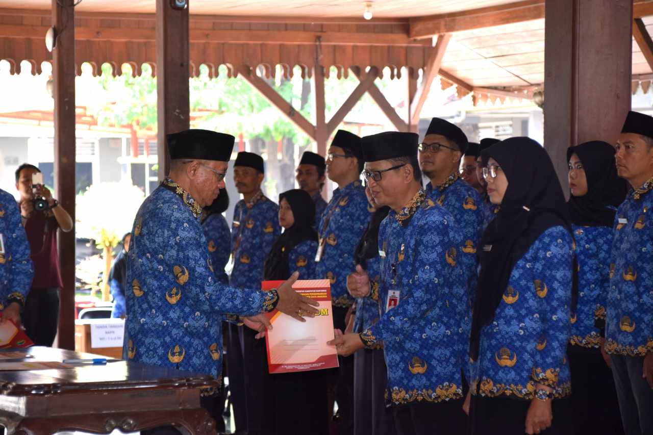 Bupati Sadewo Total Lantik 290 PNS, Minta Program dan Anggaran 2026 Dimaksimalkan