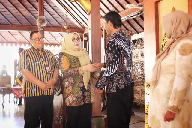 Jelang Purnatugas,146 ASN Banyumas Terima SK Pensiun