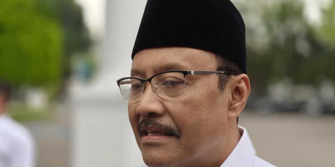 Tidak Semua Warga Dapat HP Gratis, Mensos: Diprioritaskan yang Belum Punya
