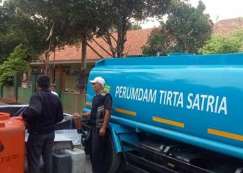 Golkar Banyumas Salurkan 5.000 Liter Air Bersih untuk Warga Desa Kemawi dan Piasa Kulon