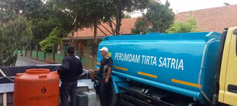 Golkar Banyumas Salurkan 5.000 Liter Air Bersih untuk Warga Desa Kemawi dan Piasa Kulon