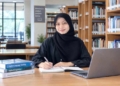 Saat Sekitar Menemukan Bahasanya: Menyusuri Catatan Harian, Menafsirkan Pengalaman