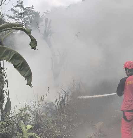 Bakar Tumpukan Rongsok Lalu Ditinggal, Api Membesar di Pageraji Cilongok