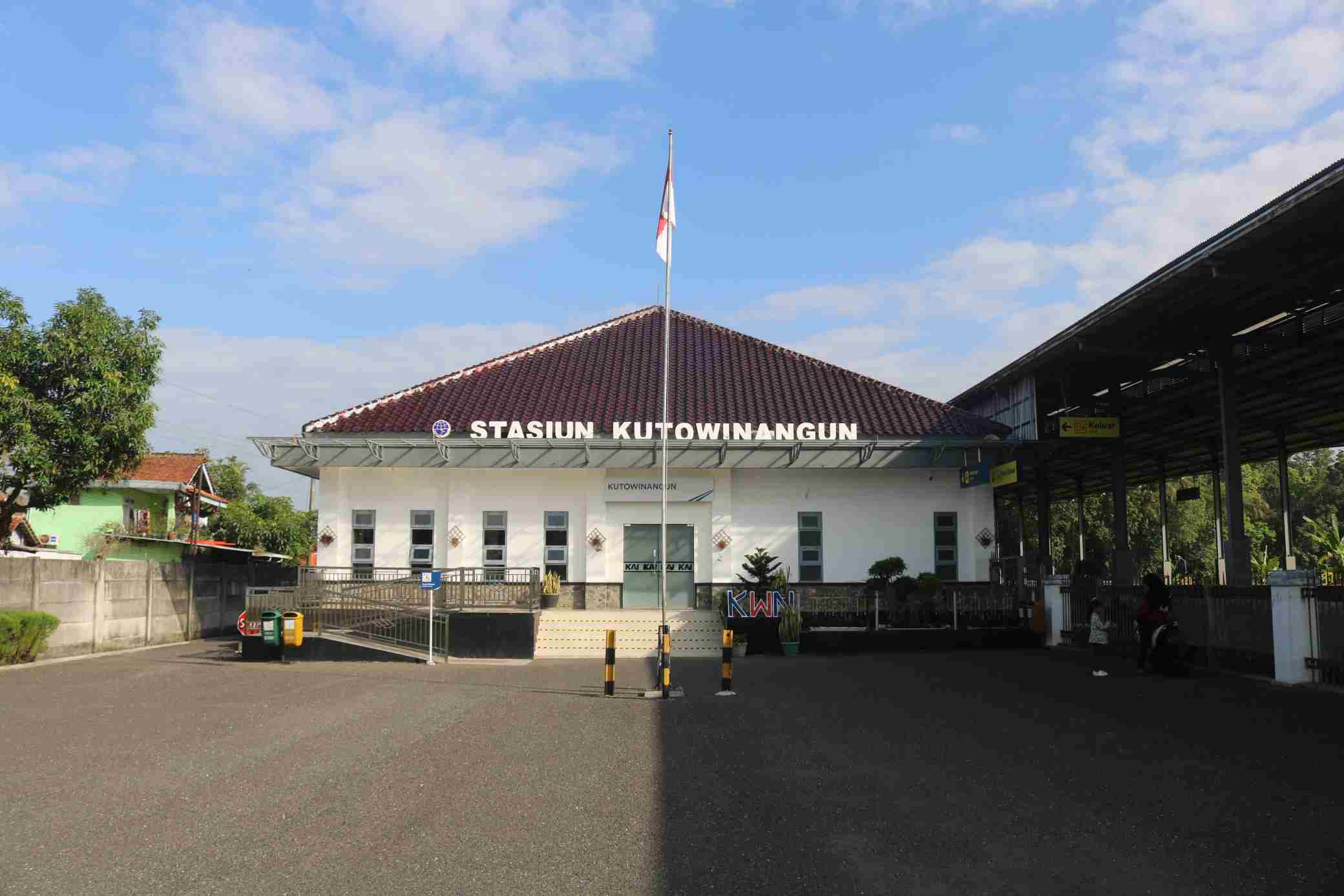 Kutowinangun, Stasiun Tua yang Tak Pernah Berhenti Melayani