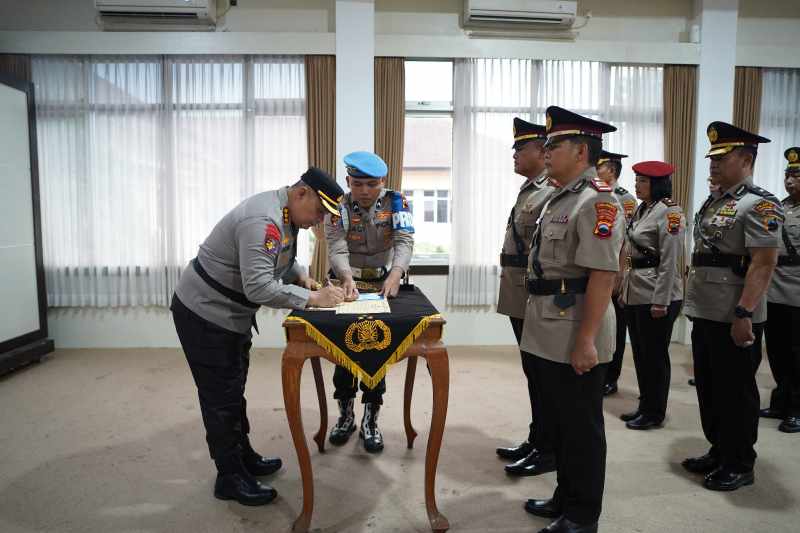 Kapolresta Banyumas Rotasi Tujuh Pejabat, Minta Jajaran Cepat Beradaptasi