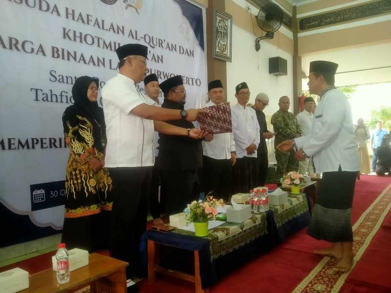 Dari Balik Jeruji, 40 Warga Binaan Lapas Purwokerto Tuntaskan Khotmil Qur’an